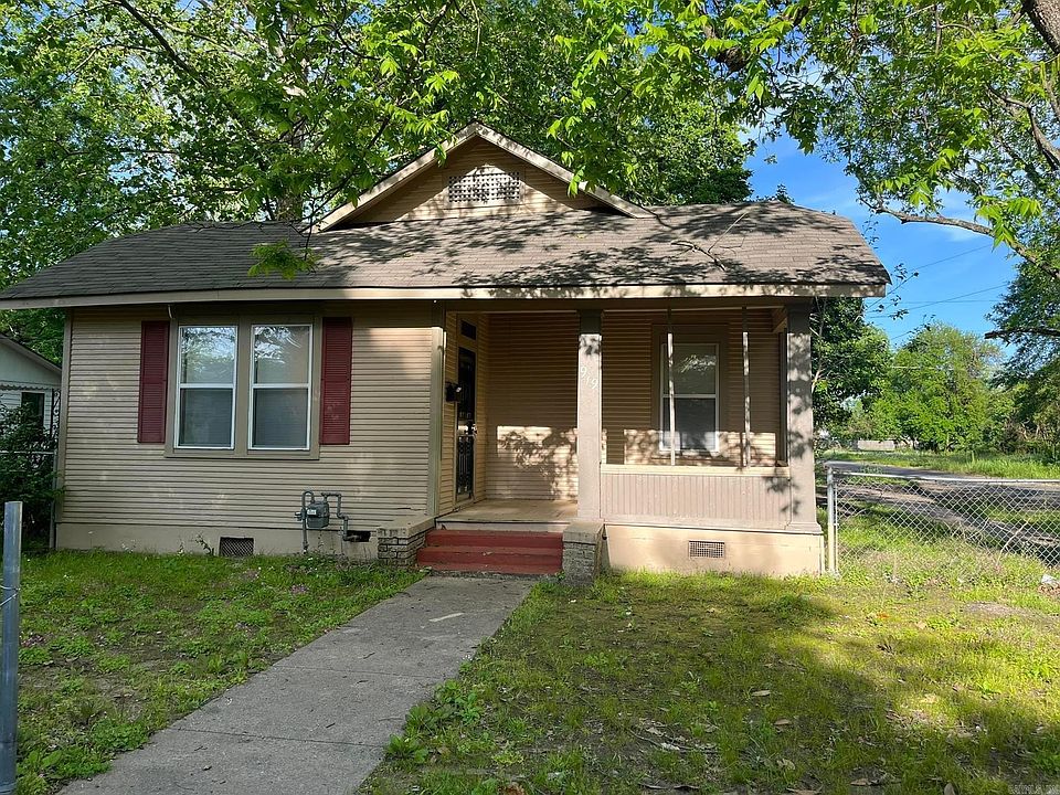 1st image of 919 S Nebraska St