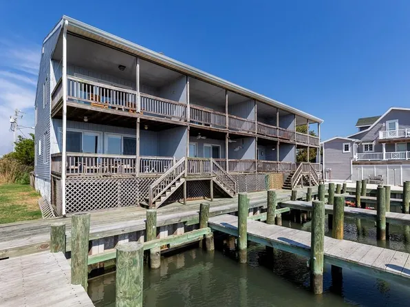 7158 Piney Island Rd, Chincoteague Island, VA 23336
