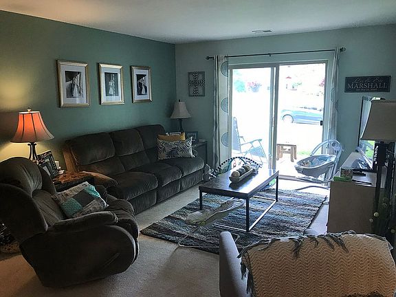 5th image of 647 Addington Ln
