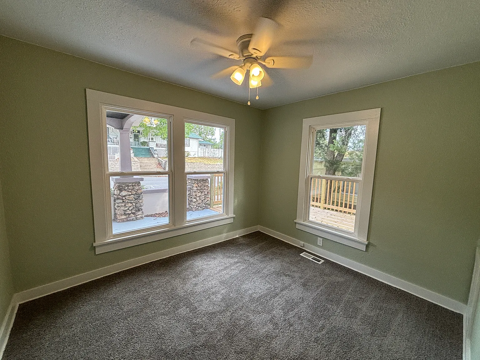 2 bed, 1040 sqft, $995 — Photo 3