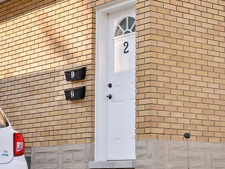235 Guelph St #2 — Photo 2