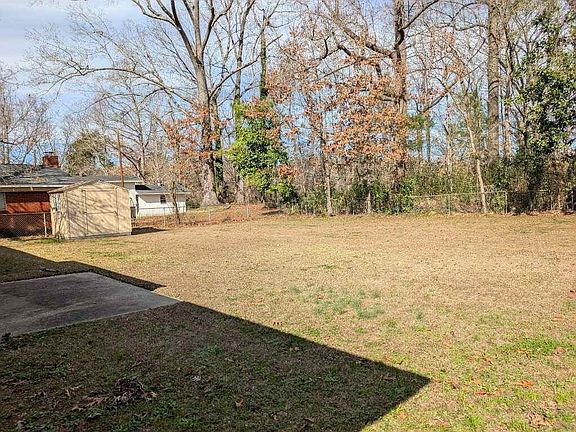 3rd image of 304 Azalea Ln