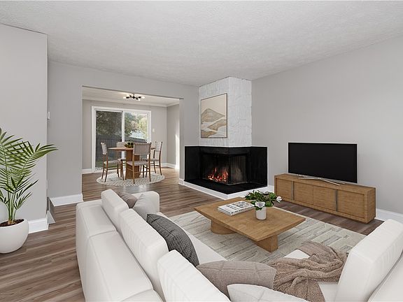 3rd image of 411 Parkwood Dr