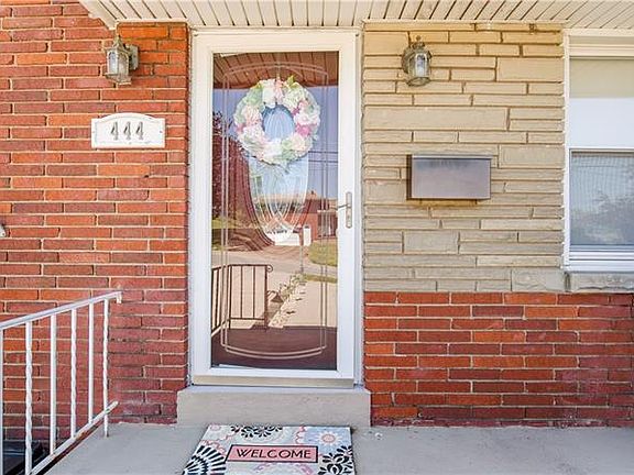 4th image of 444 Holdsworth Dr