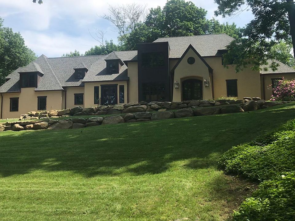 2nd image of 1361 Valley Rd