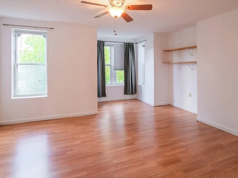 1250 Columbia Rd NW — Photo 4