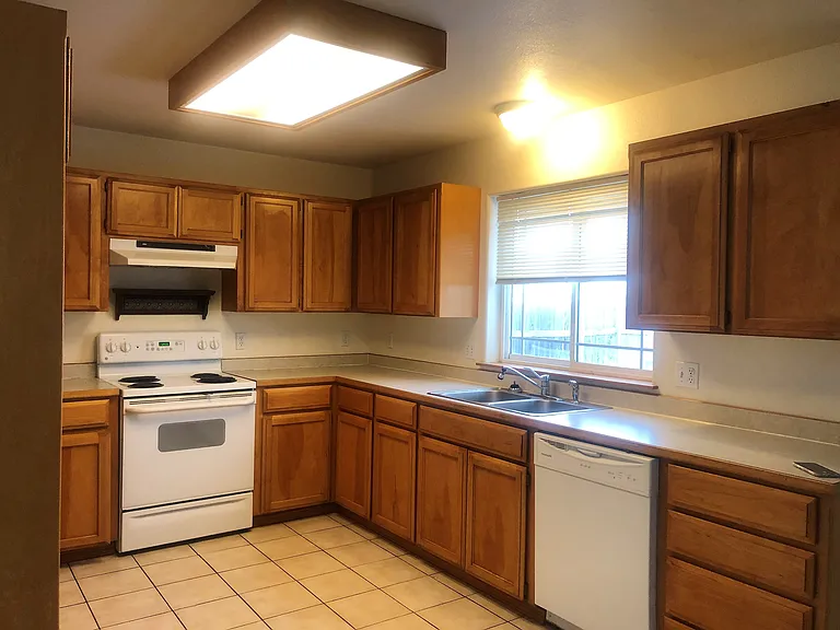 13862 N Cassia St #2 — Photo 11