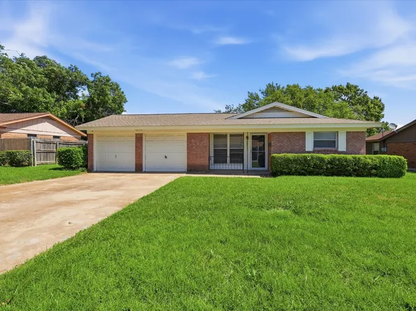 8804 Myra St, White Settlement, TX 76108