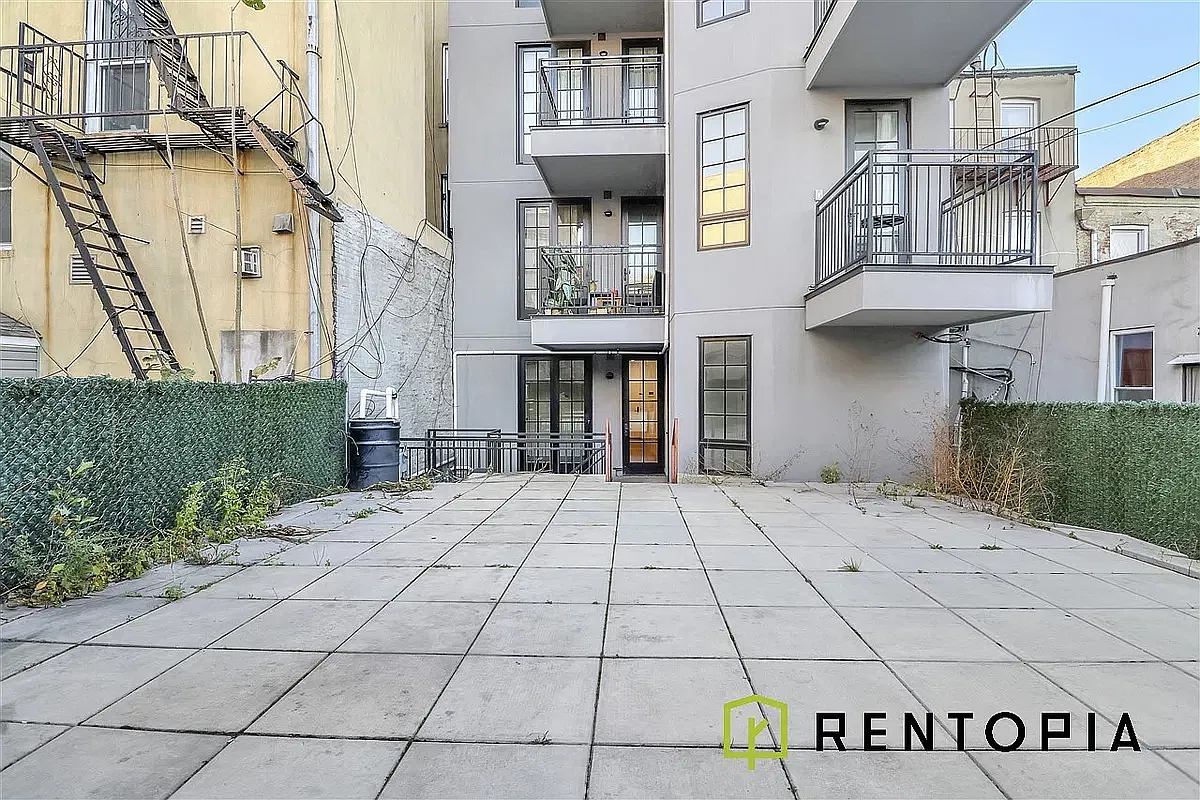 555 Grand Street — Photo 1