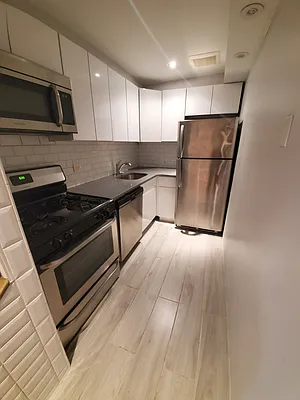 Rented by Metro Garden Realty NYC | media 6