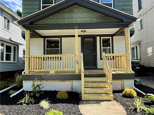 171 Cedarwood Ter, Rochester, NY 14609