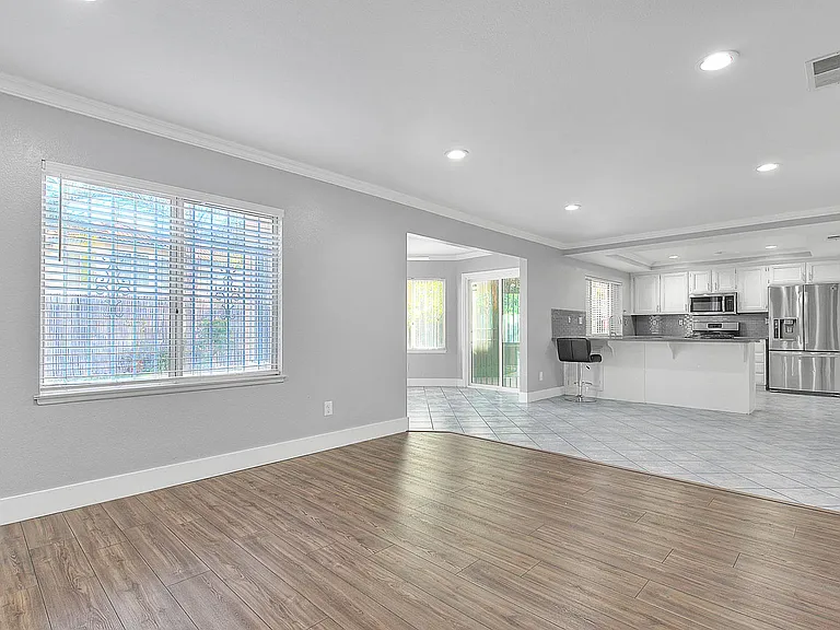 30279 Silver Ridge Ct — Photo 10