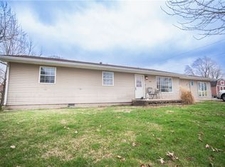 1 S 3rd St, Ridge Farm, IL 61870