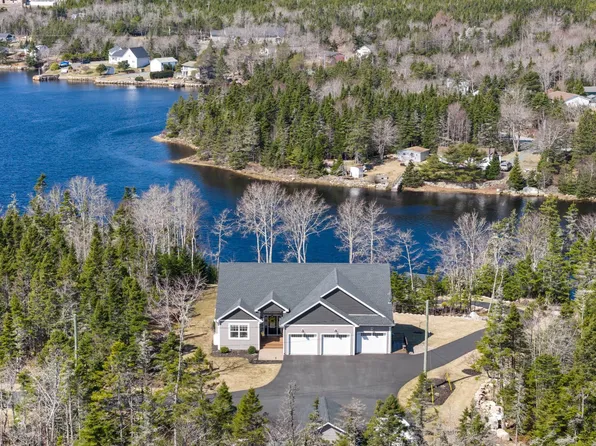168 Hargrove Ln, Whites Lake, NS B3T 0H8