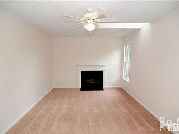 5th image of 4633 Pine Hollow Dr