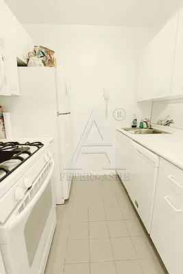 Rented by Peter Ashe | media 6