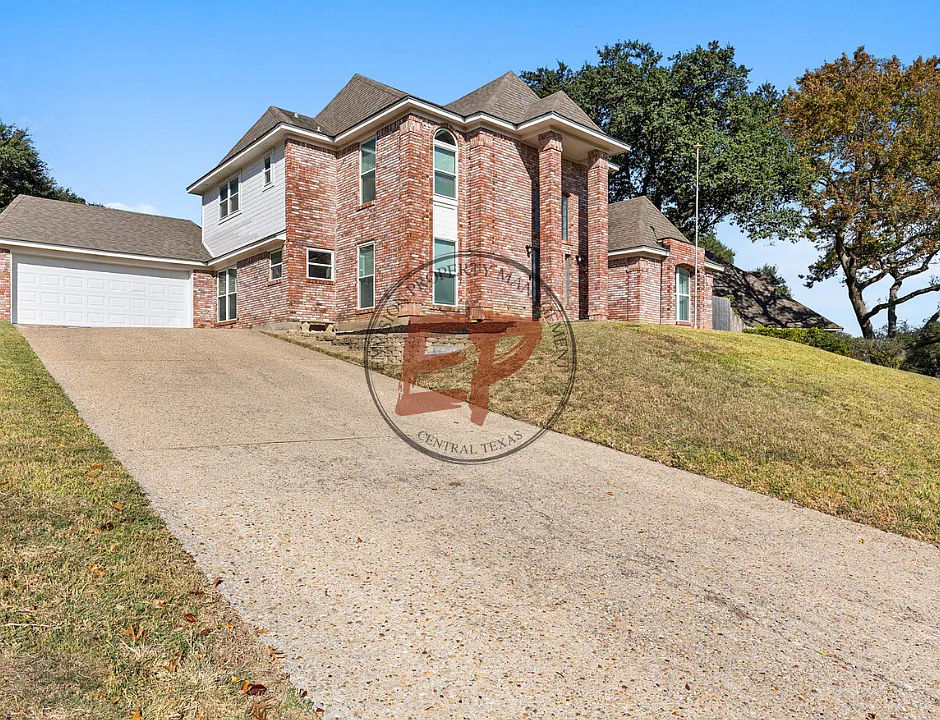 4209 Green Oak Dr