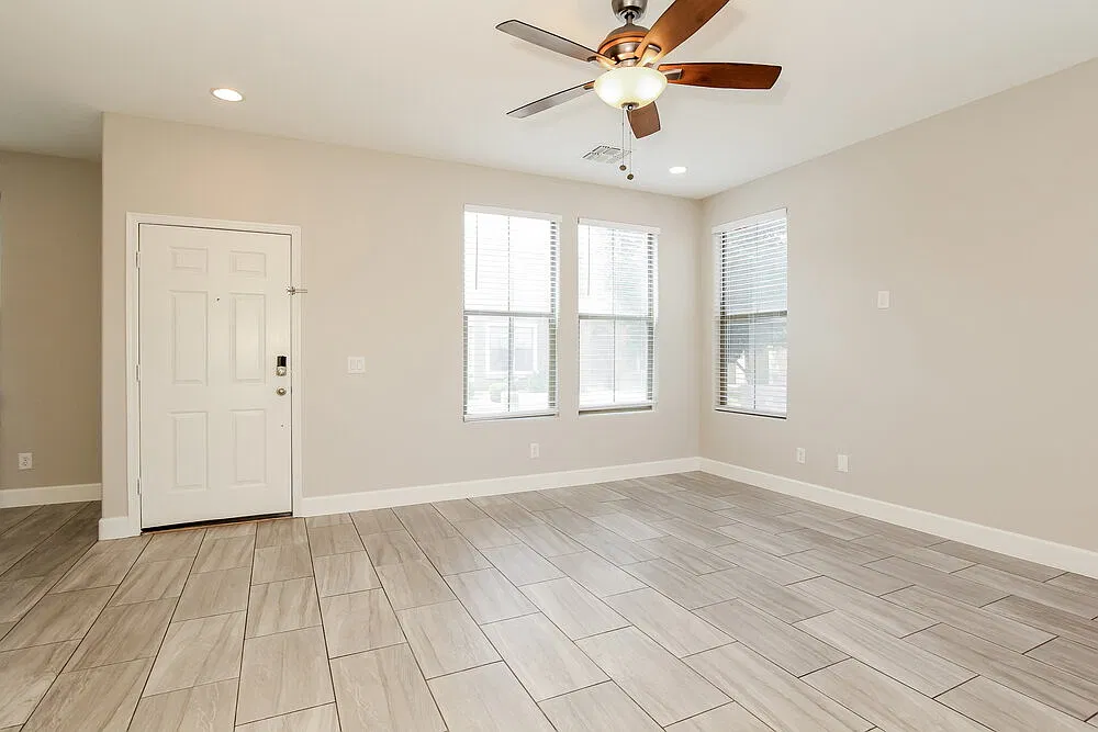 3 bed, 2.5 bath, 1480 sqft, $2,265 — Photo 3