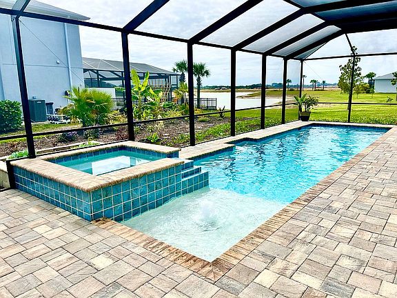 40’ pool (6’ sun ledge)