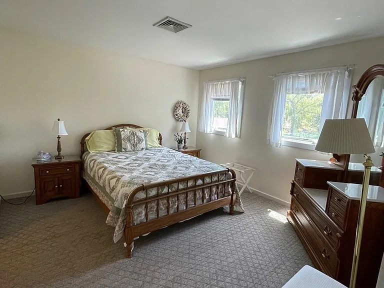 15 Hammersmith Rd #33 — Photo 17
