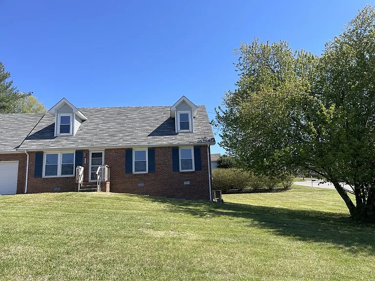 2301 Sherwood Hills Ct — Photo 5