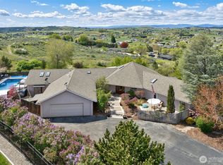 190 Twin Peaks Rd, Selah, WA 98942