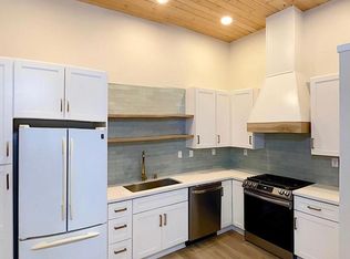 11 Lemon Dr #B, Camarillo, CA 93010