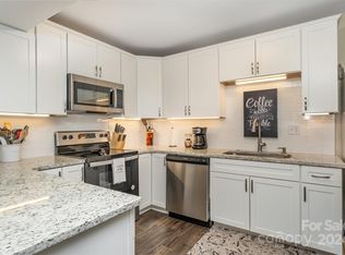 6838 Constitution Ln, Charlotte, NC 28210