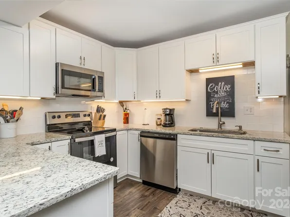 6838 Constitution Ln, Charlotte, NC 28210