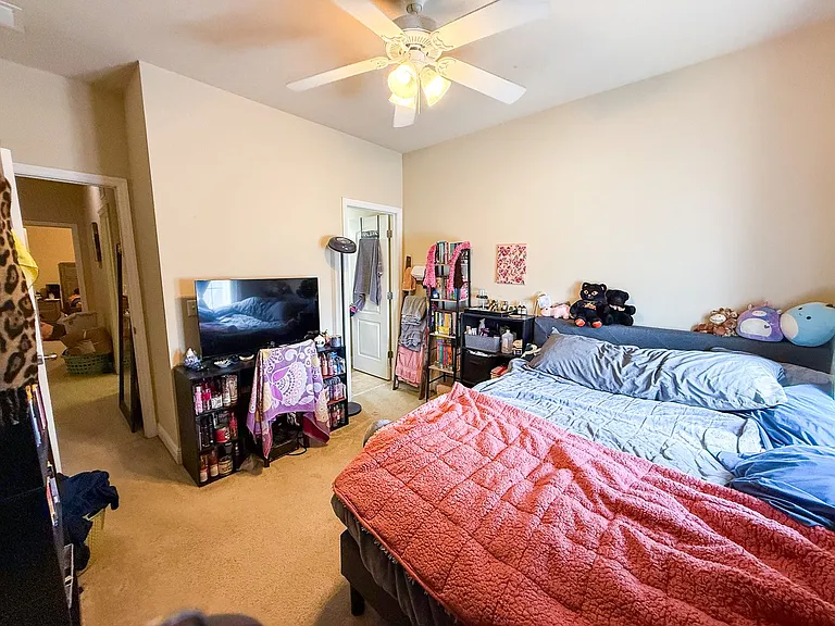 2946 SW 35th Pl #41 — Photo 12