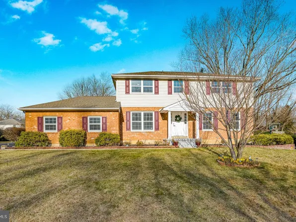 2205 Dorval Rd, Wilmington, DE 19810