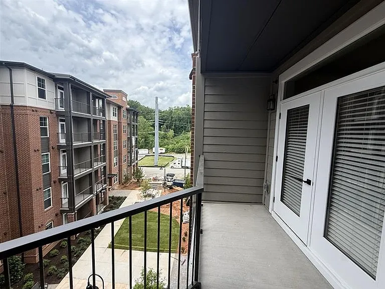 District on the Etowah Apartments — Photo 325