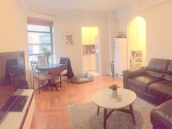 4th image of 311 E 72nd St APT 15A