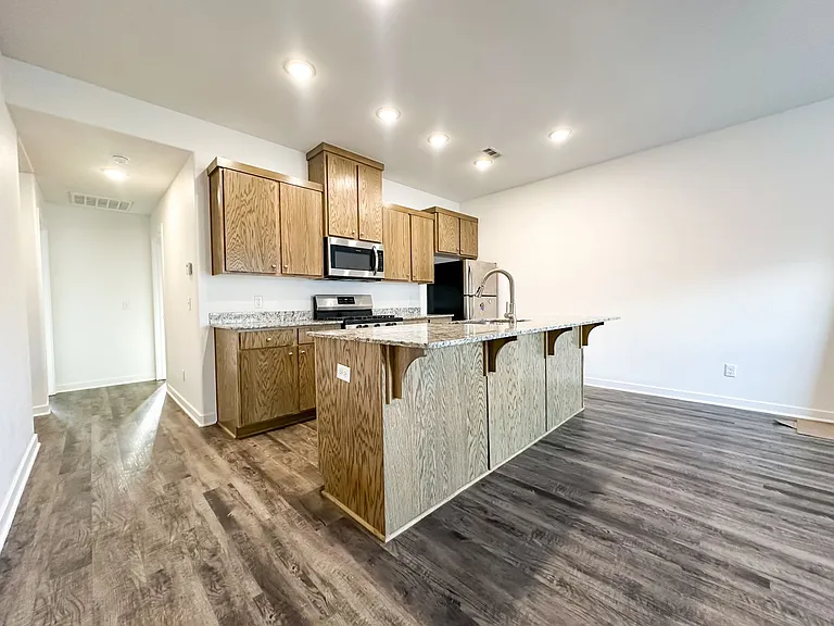 325 Westbrook Ct — Photo 25