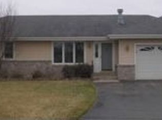 6630 Red Barn Rd, Loves Park, IL 61111