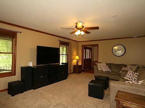 3rd image of 11973 Decker Ln
