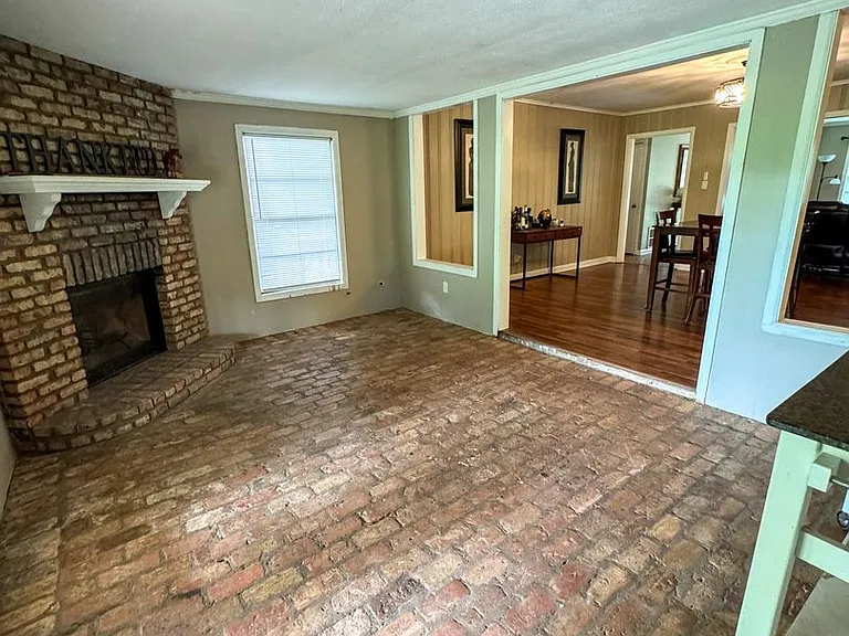 1605 Captain Shreve Dr — Photo 6