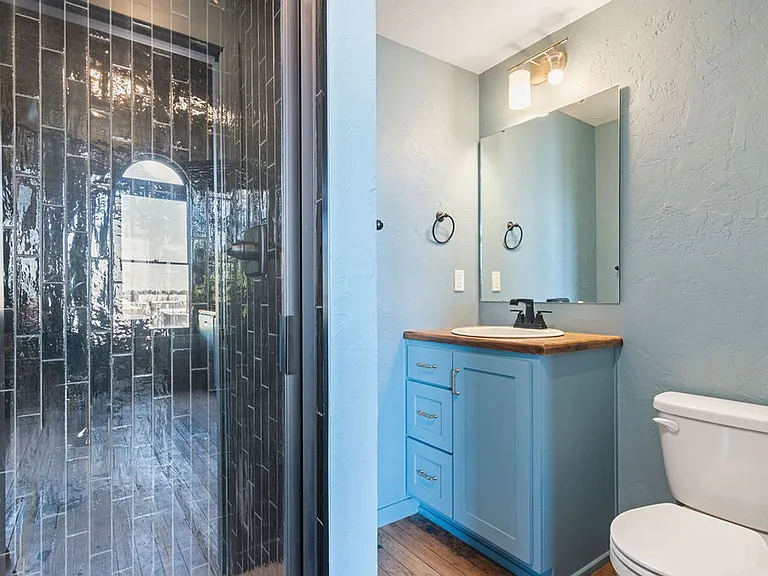 Brand new apartments in downtown Springfield! — Photo 40