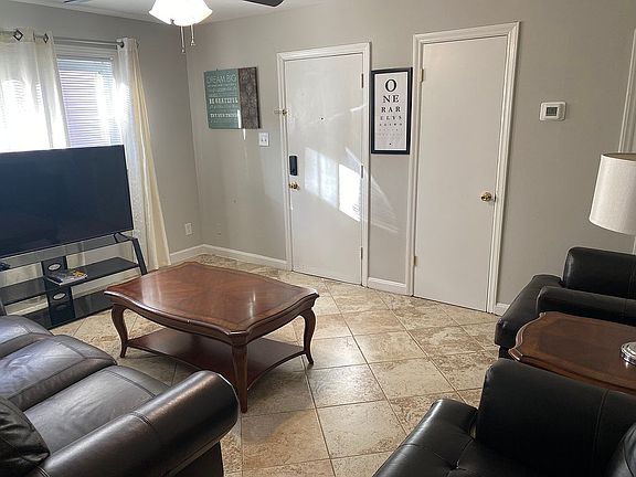 2nd image of 810 Clarendon St APT 2
