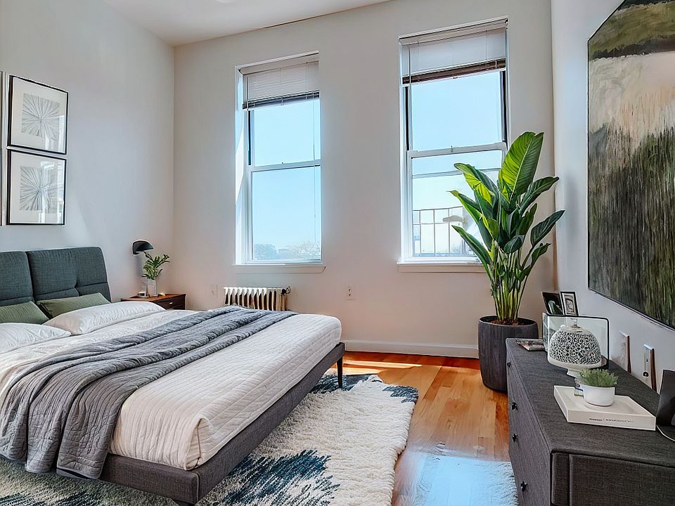 1st image of 34-28 44th St APT 1R