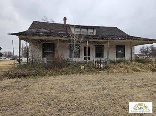 402 N Springlake St, Meade, KS 67864