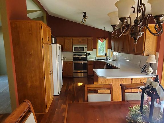3rd image of 1069 Bonnieview Dr