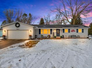 4440 Cambridge Dr, Port Huron, MI 48060