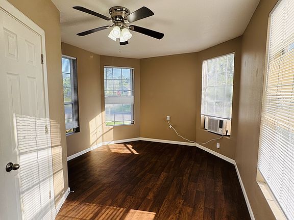 3rd image of 1397 Corley St #1
