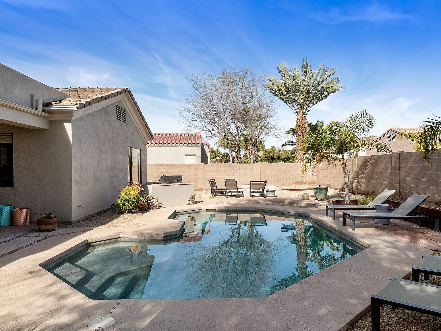 4 bed, 2501 sqft, $7,900 — Photo 4