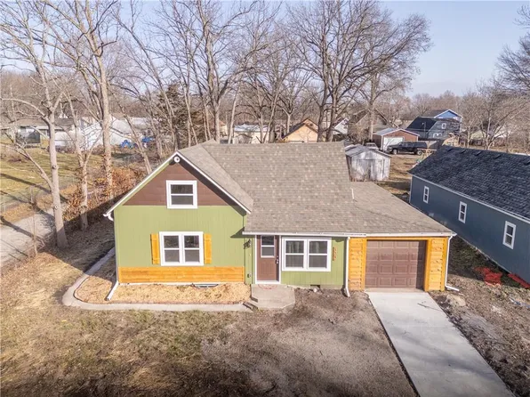 322 Front St, Grain Valley, MO 64029