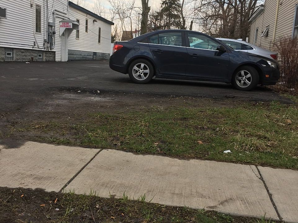 2nd image of 539 E Ferry St