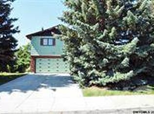 1121 Crest Hill Dr, Casper, WY 82601