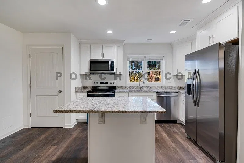 3 bed, 2.0 bath, $1,550 — Photo 2