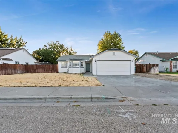 1860 N Haskett St, Mountain Home, ID 83647